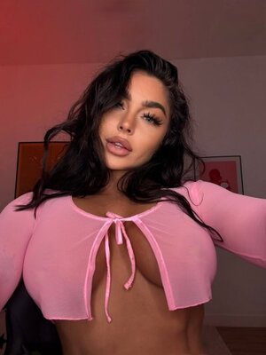 Emily Rinaudo nude 12