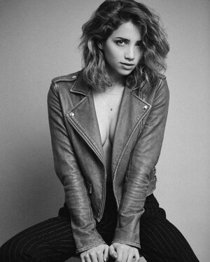 Emily Rudd nude 8