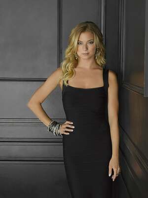 Emily VanCamp nude 4