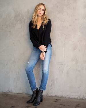 Emily Wickersham nude 4