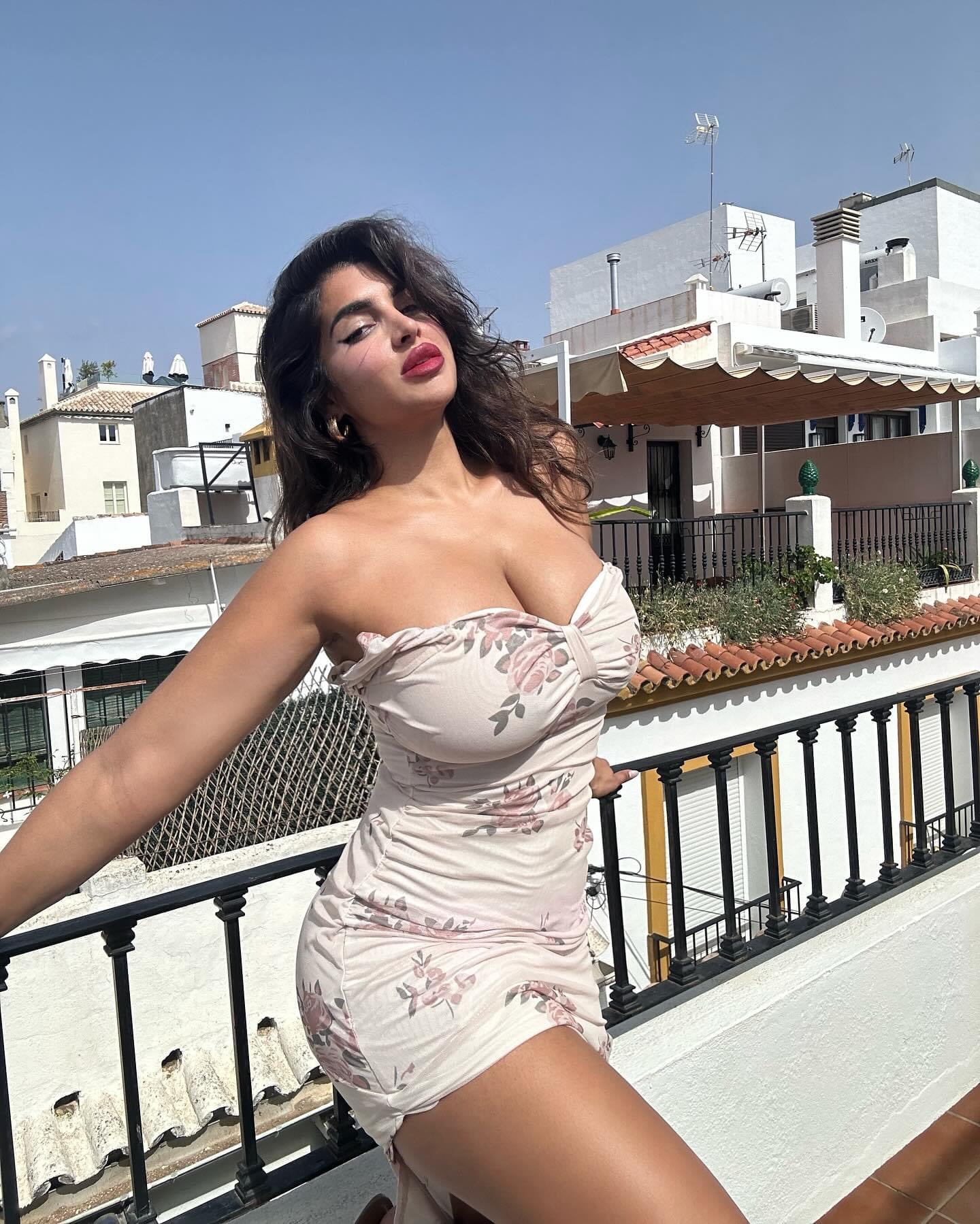 Emira Kowalska nude 11