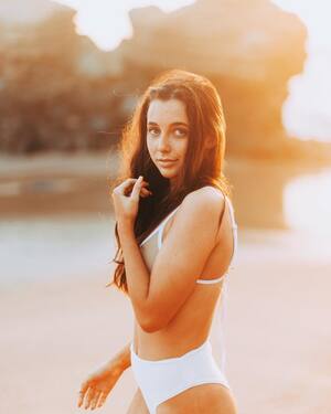 Emma Chamberlain nude 7