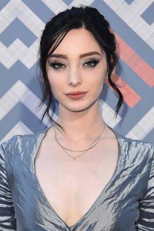 Emma Dumont nude 10