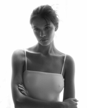 Emma Gerstner nude 5