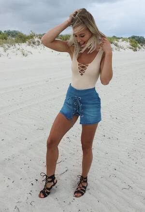 Emma Hartley nude 3