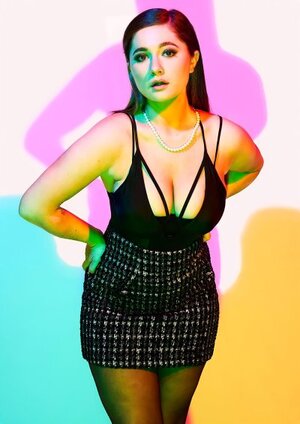 Emma Kenney nude 3