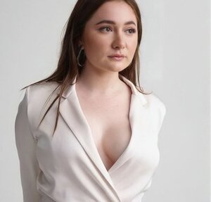 Emma Kenney nude 7