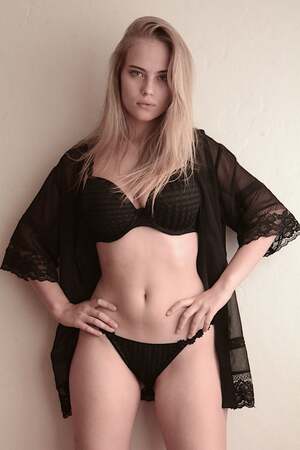 Emma Skau nude 4