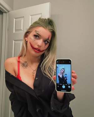 Emma Welyki nude 7