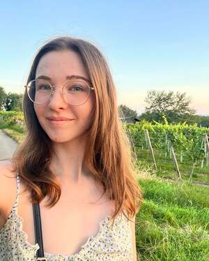 Emmi Hill nude 12