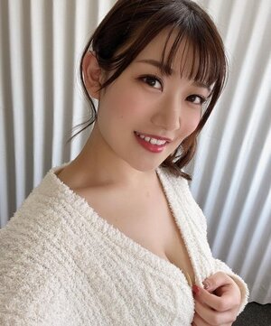 Ena Koume nude 7