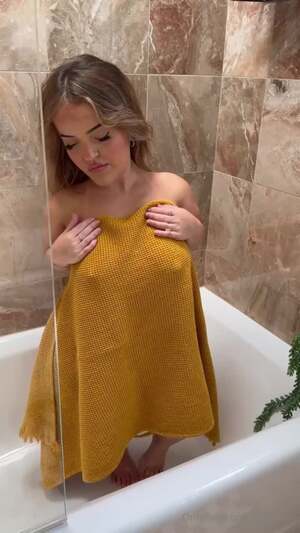 Erika Calabrese nude 10