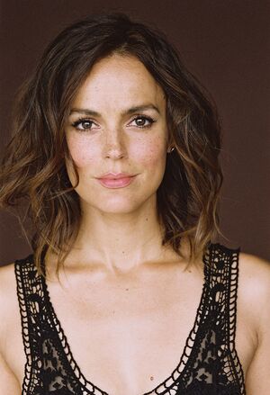 Erin Cahill nude 5