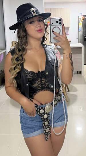 Estefany Garces nude 3