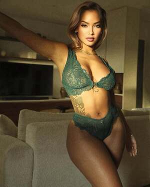 Estelle Bekouche nude 10