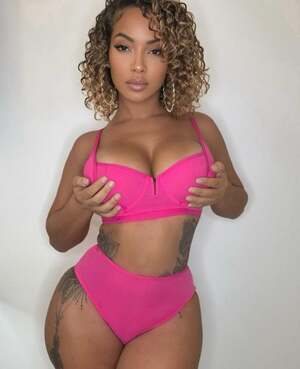 Estelle Bekouche nude 12