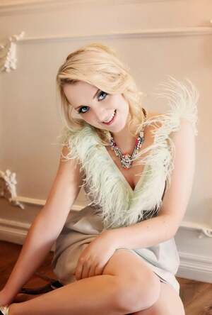 Evanna Lynch nude 7
