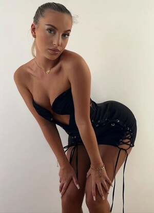 Evie Garbe nude 7