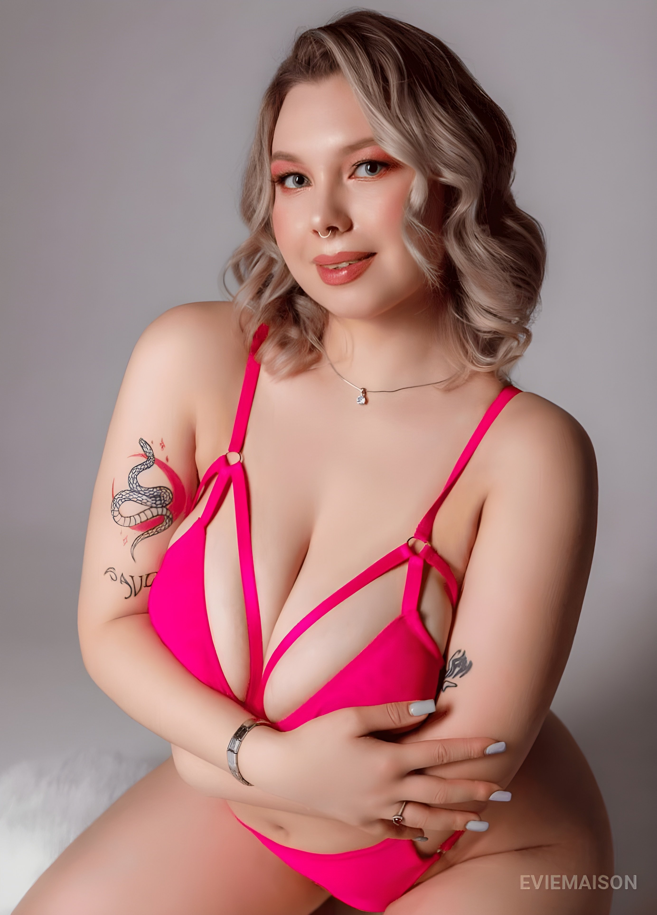 Evie Maison nude 8