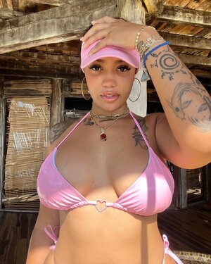 Exactly E nude 5