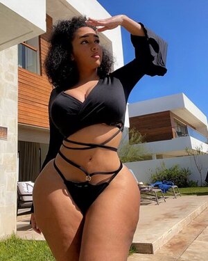 ExoHydraX nude 2