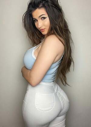 Fandy nude 3