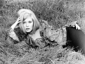Faye Dunaway nude 10