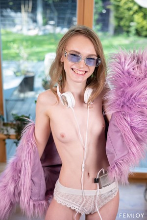 Febe nude 10