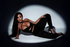 Fjolla Morina nude 11