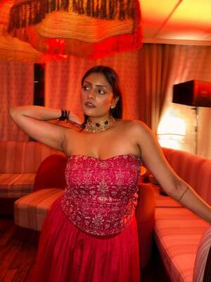 Forum Shah nude 2