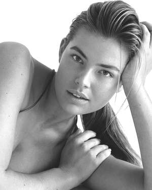 Frederique Brons nude 9