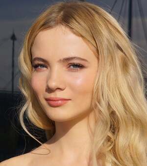 Freya Allan nude 12
