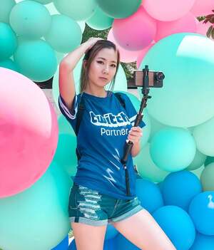 Fuslie nude 6