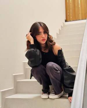 Gabriela Bee
