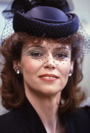 Gabrielle Drake nude 5