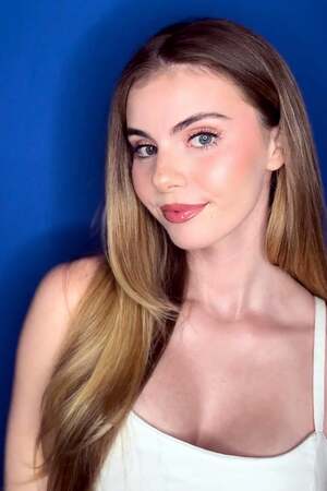 Gabrielle Dunn nude 9