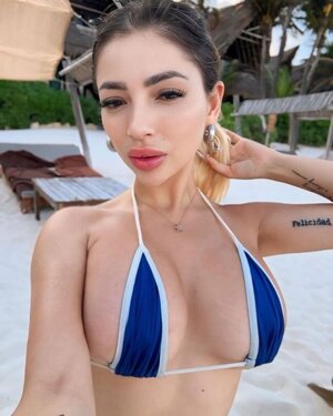 Gatita Veve nude 5