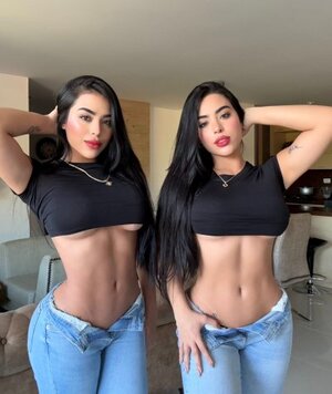 Gemelas Abello nude 9