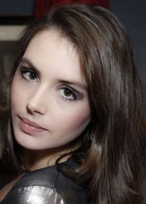 Genevieve Gaunt nude 4