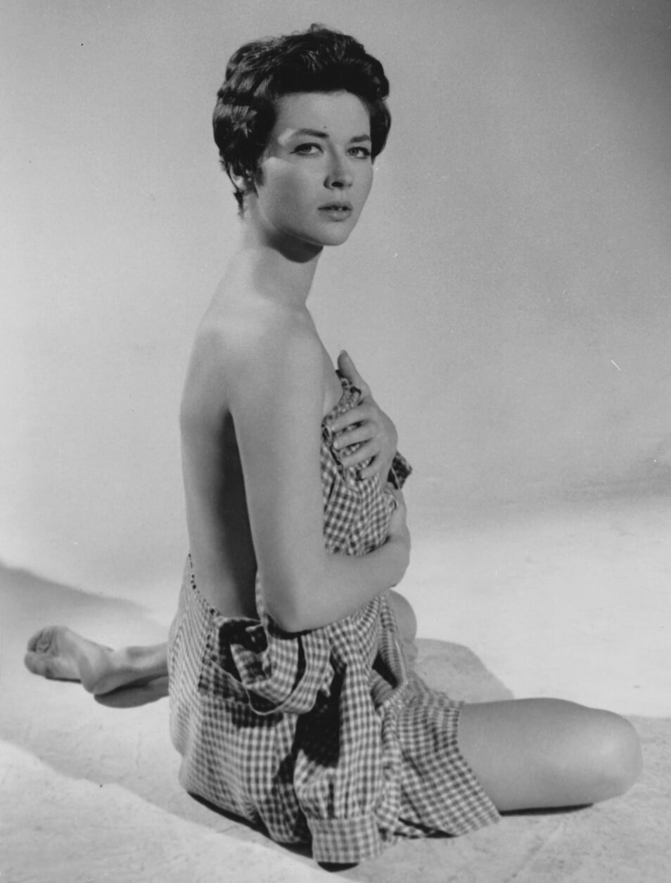 Gia Scala nude 5