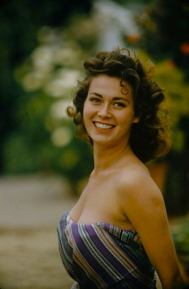 Gia Scala nude 6