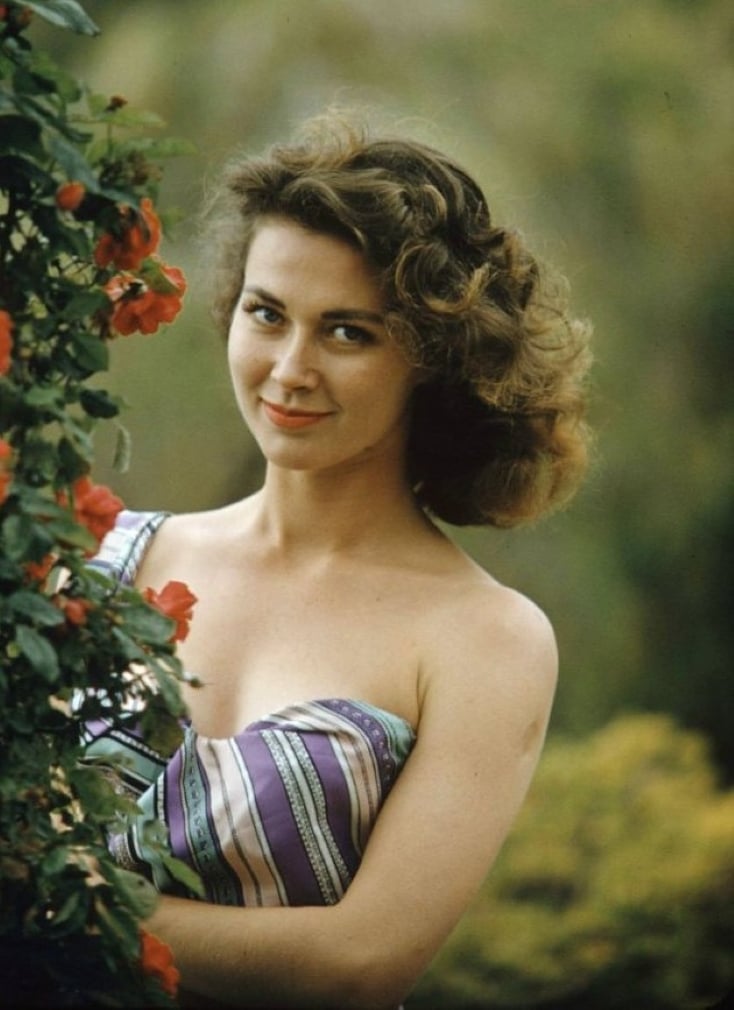 Gia Scala nude 8