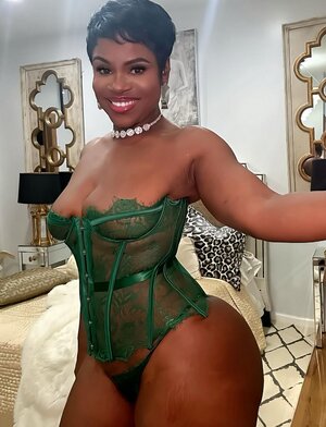 Gigi Empress nude 5