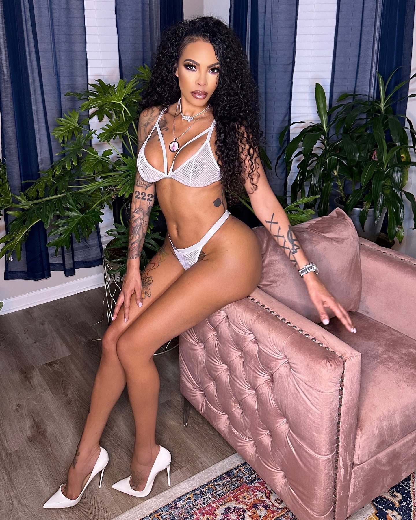 Gigi Maguire nude 2