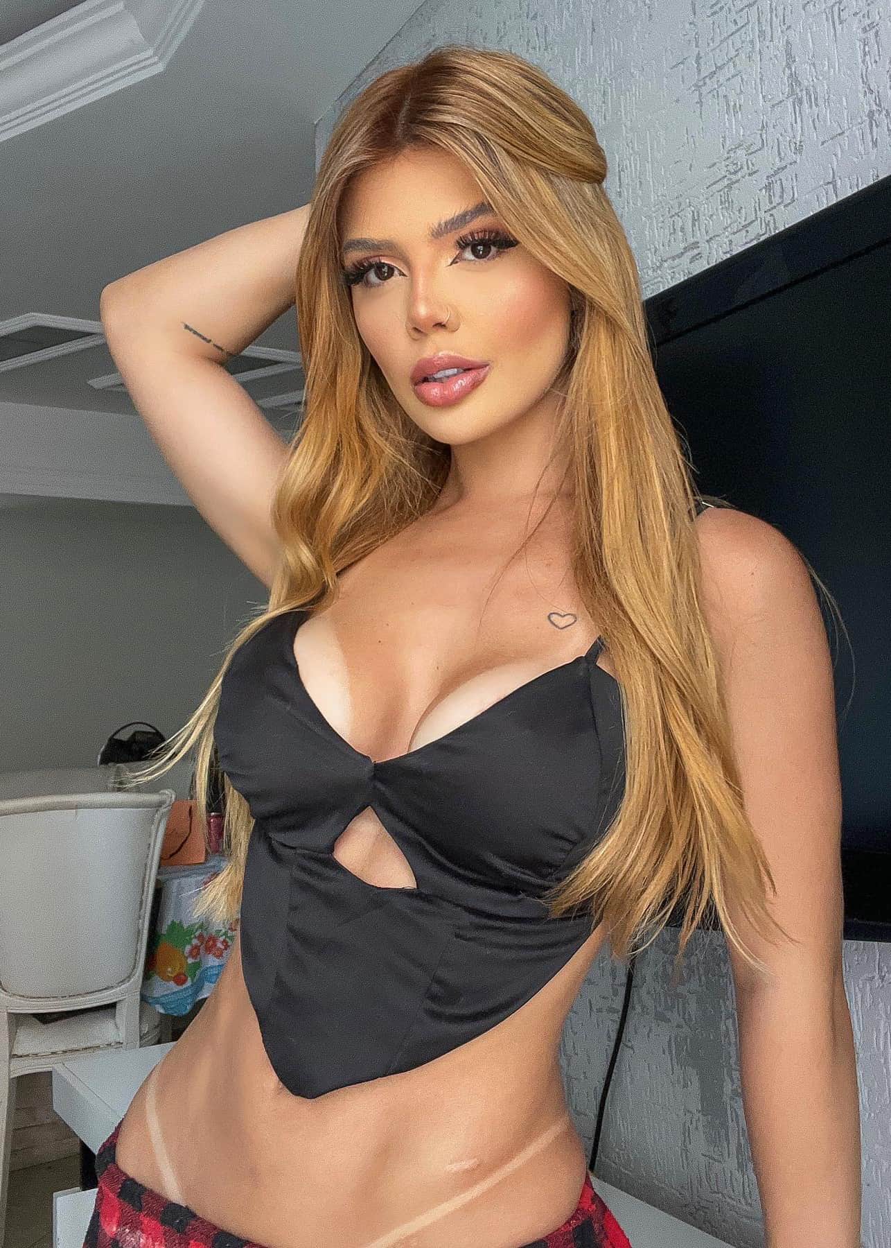 Giovanna Menezes nude 6