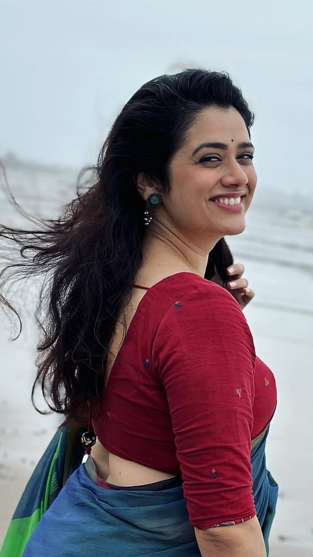 Girija Oak nude 12