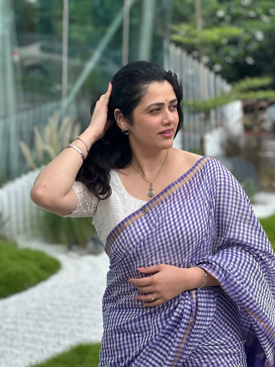 Girija Oak nude 8