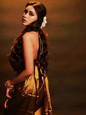 Gizele Thakral nude 7