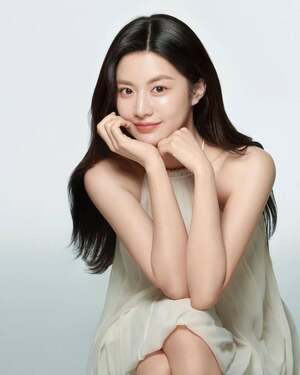 Go Youn-jung nude 7