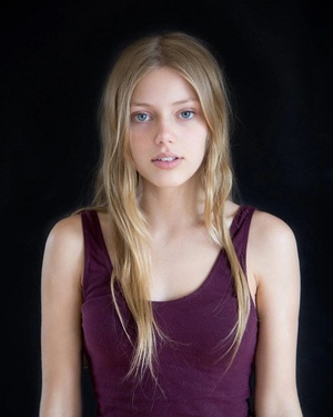 Grace Van Dien nude 7
